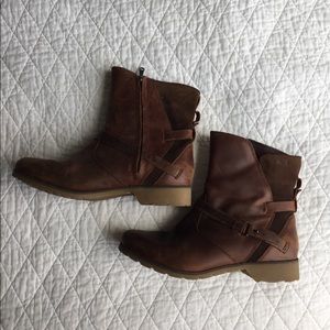 Teva women’s leather boots
